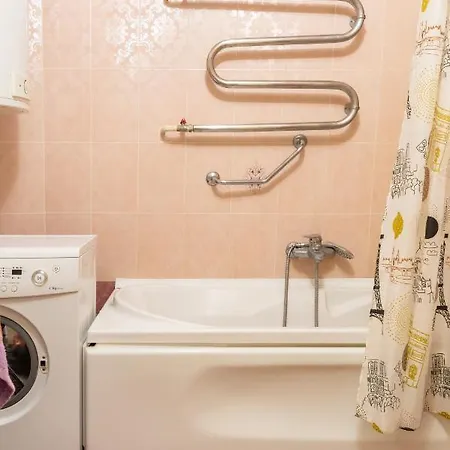 Apartment Triokhsviatytelskaya Street 3