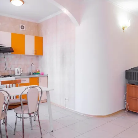 Triokhsviatytelskaya Street 3 *