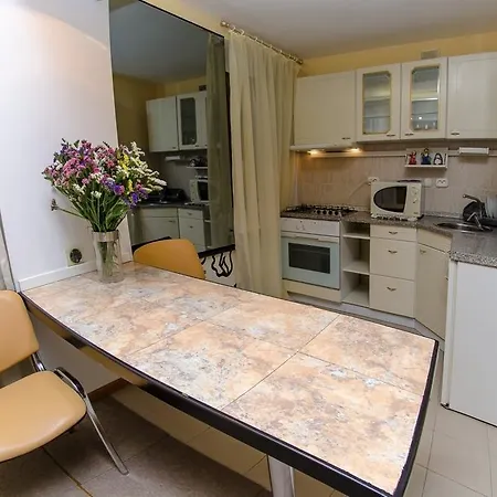 Apartment Triokhsviatytelskaya Street 3 Kyiv
