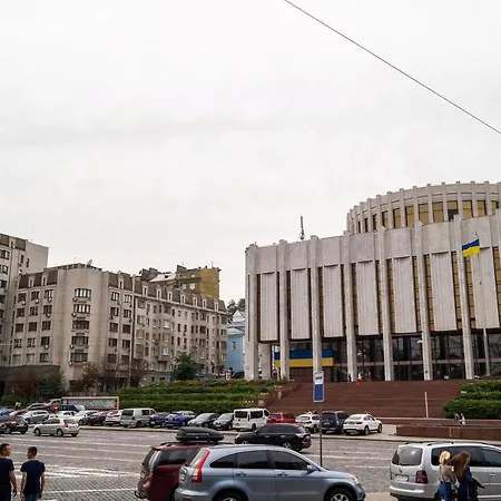 Triokhsviatytelskaya Street 3 Apartment Kyiv